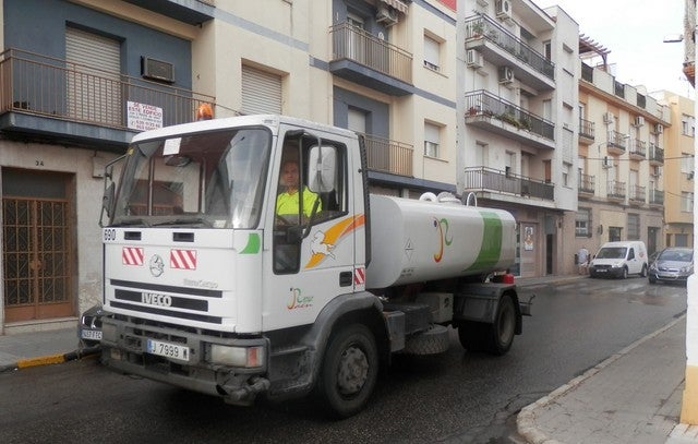 La adquisición de nueva maquinaria va a mejorar el servicio de limpieza viaria