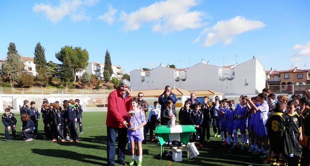 Las selecciones jienenses de benjamín y alevín ganan el Trofeo de Navidad Fútbol 7 del Betis Iliturgitano