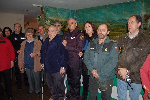 Las fuerzas de seguridad celebran una jornada de convivencia con los mayores