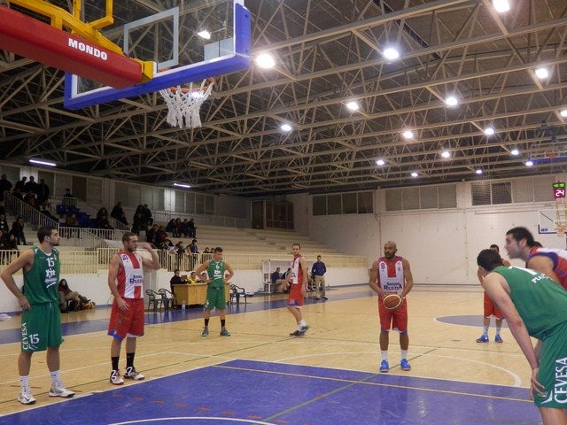 El CB Montajes Rueda de Andújar cae con rotundidad en casa ante el Plasencia