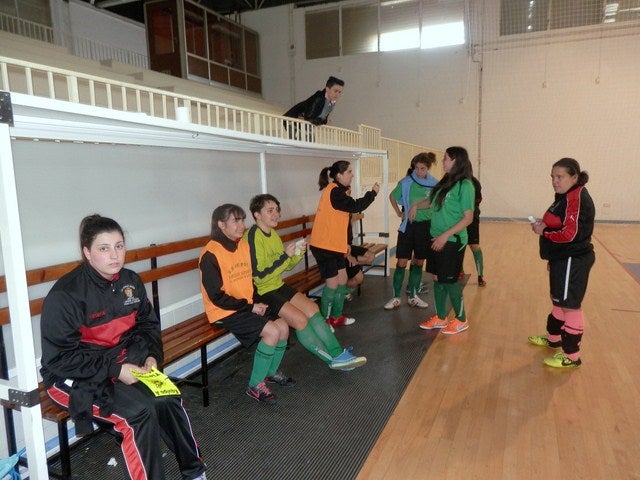 El equipo femenino del Ciudad Jardín cae con el líder de la Andaluza por un concluyente 7-2