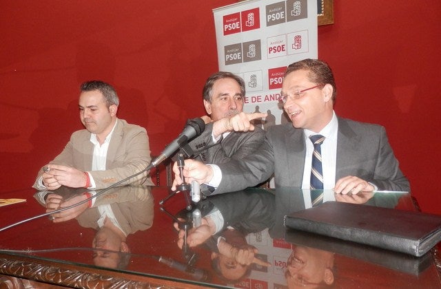 El ex ministro Valeriano Gómez dice en Andújar que el futuro de las pensiones pasa por una etapa de incertidumbre