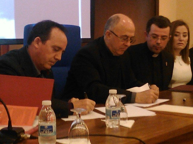 Firmado el contrato de las obras del nuevo complejo parroquial de San Eufrasio