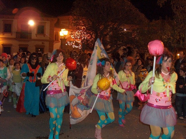 Máscaras, humor y baile para festejar el carnaval
