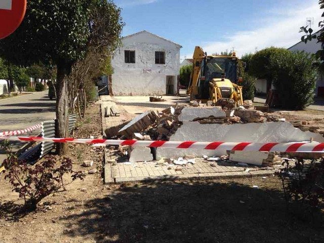 Los vecinos del Sotillo piden explicaciones por la actuación en el antiguo cine de verano