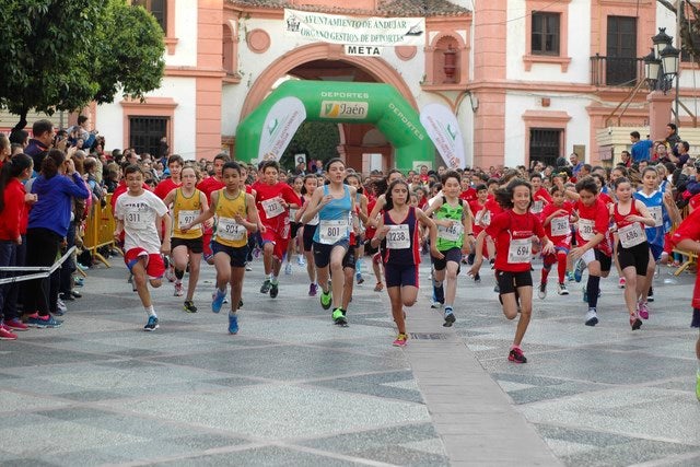 Récord de inscritos y participantes en el Cross Urbano Virgen de la Cabeza