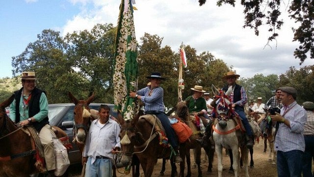 Caballerías, carretas y peregrinos convergen en Lugar Nuevo