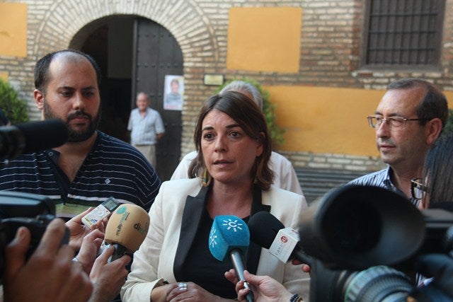 La consejera de Vivienda, Elena Cortés, invita a romper el bipartidismo en Europa en los próximos comicios