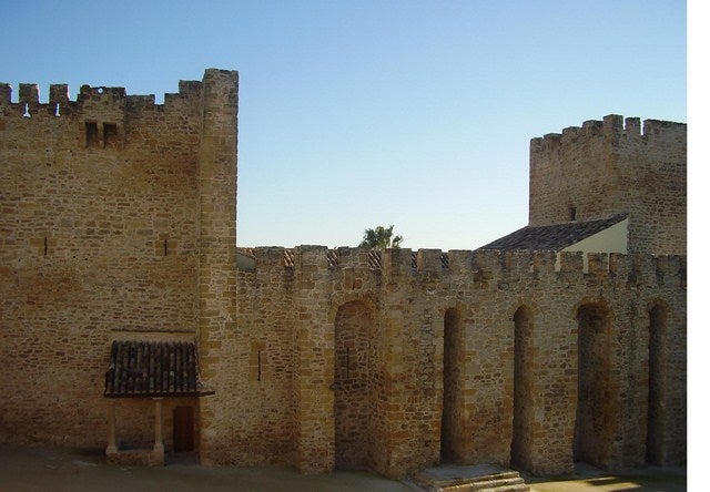 Lopera convoca el primer maratón fotográfico 'Castillo de Lopera'