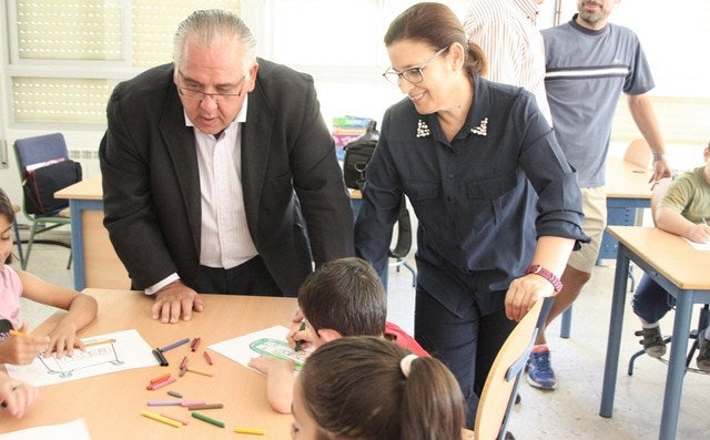 65 menores disfrutan de la escuela de verano para familias con escasos recursos