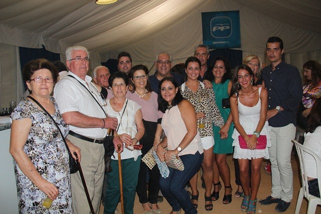 Los partidos despliegan su potencial gastronómico y lúdico en Feria