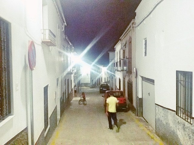El Ayuntamiento de Arjona renueva el alumbrado público del barrio de El Llano