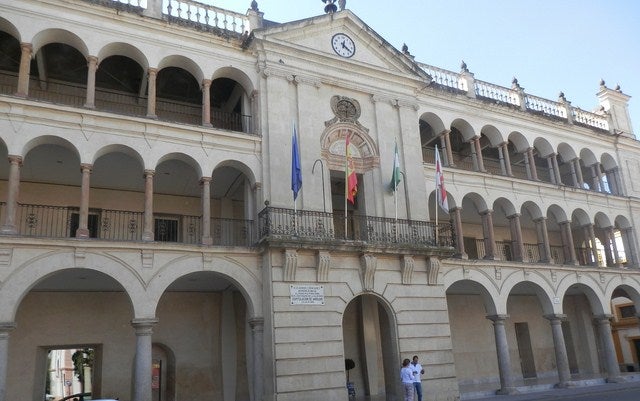 Una sentencia judicial obliga al Ayuntamiento a equiparar salarios de sus empleados y decide no recurrir