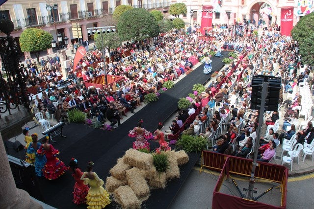Andújar Flamenca amplía su programación con una exposición sobre la evolución histórica del traje de flamenca