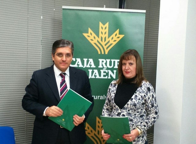 Montilla Bono suscribe un convenio con Caja Rural para fomentar las habilidades lingüísticas entre las familias