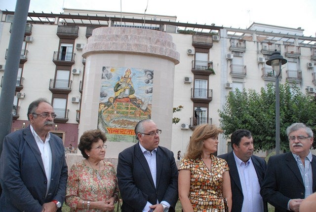 Un hito recuerda en la Plaza del Camping el antiguo convento dedicado a San Eufrasio