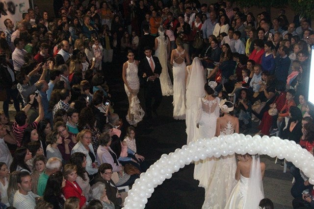 La fiesta del comercio saca la gente a la calle para disfrutar de exhibiciones y espectáculos