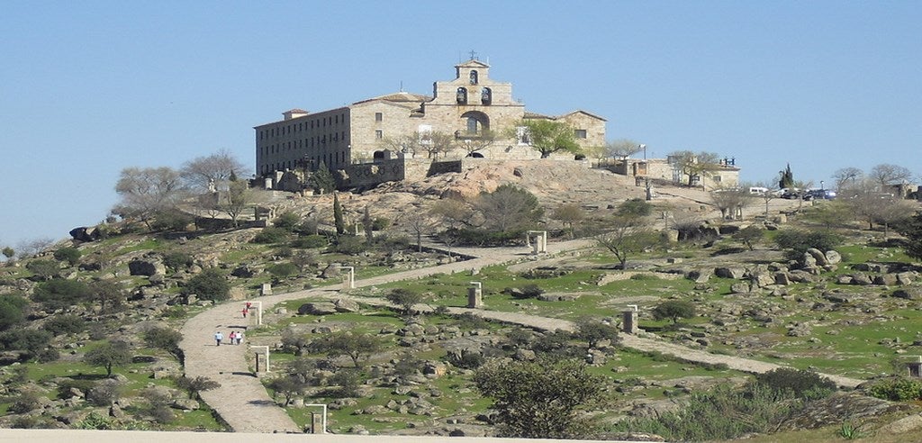 La Asociación Andújar Por su Matriz vuelve a reivindicar la matriculación del Santuario a nombre de la Cofradía mientras que el obispado indica que trabaja en su normalización