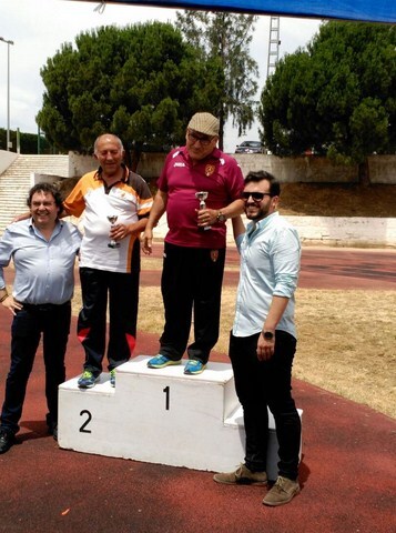 Miembros de la Asociación de Arqueros en el pódium. 