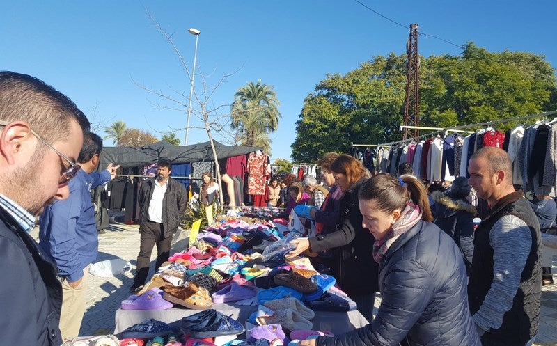 Uno de los puestos habituales en el mercadillo de Andújar. 
