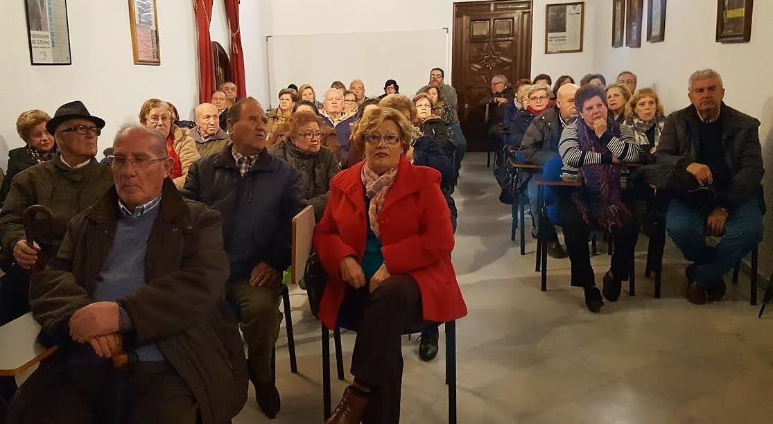 La asociación de vecinos El Candil exige el arreglo de las murallas árabes de Andújar