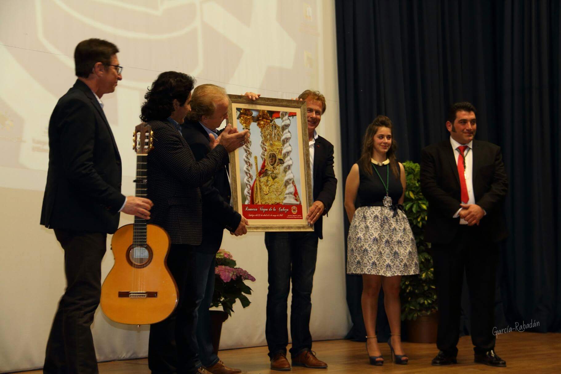 El 'bailaor' Diego Llori y Ecos del Rocío dotan de categoría a la presentación del cartel de los anderos