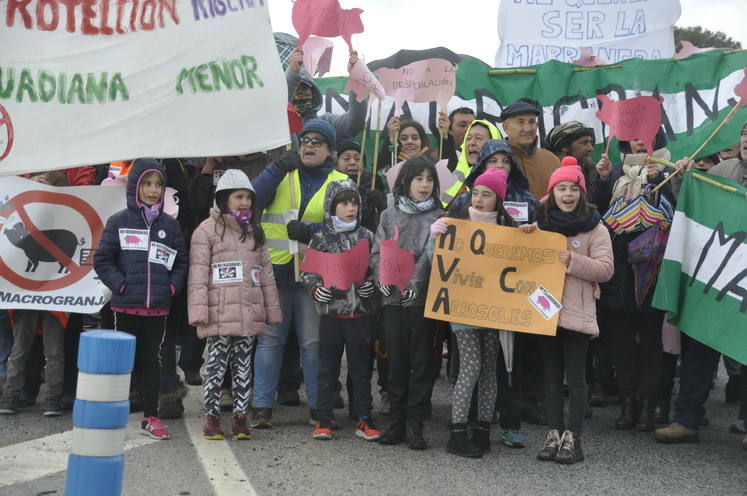 Un empresario pretende construir un complejo de siete granjas de cerdos en una extensión de 1.100 hectáreas en Dehesas de Guadix a dos kilómetros de Cuevas del Campo 