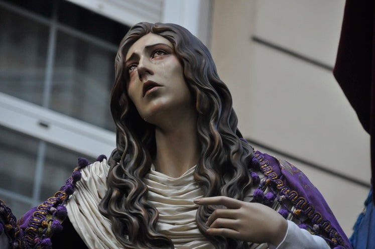 Fotos: La Cofradía de Santiago realiza una excelente estación de penitencia
