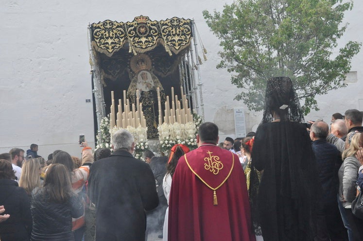 Fotos: La Cofradía de Santiago realiza una excelente estación de penitencia