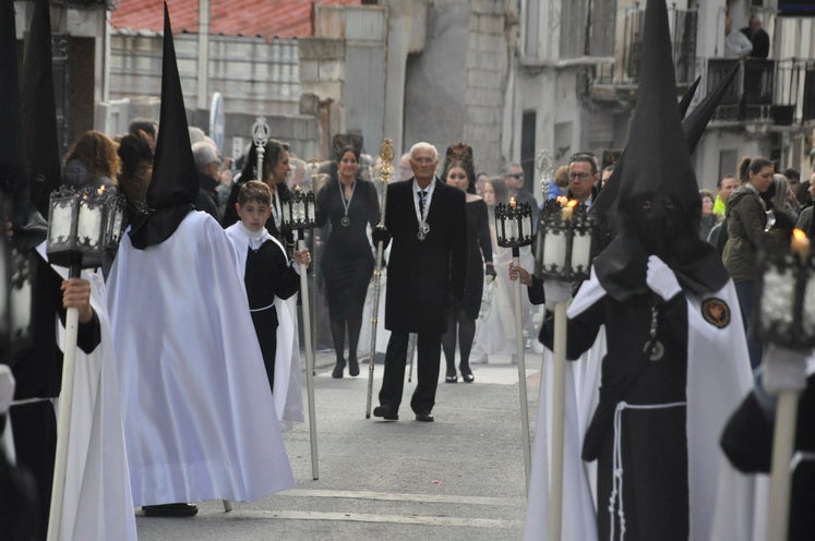 Fotos: La Cofradía de Santiago realiza una excelente estación de penitencia