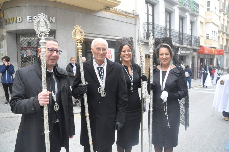 Fotos: La Cofradía de Santiago realiza una excelente estación de penitencia