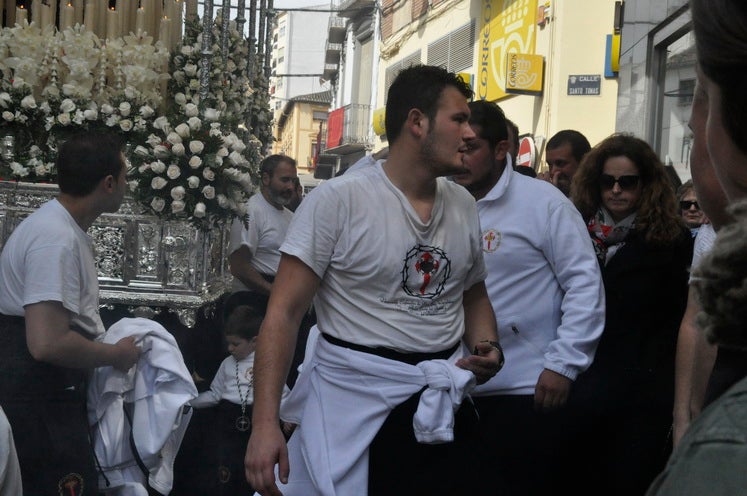 Fotos: La Cofradía de Santiago realiza una excelente estación de penitencia