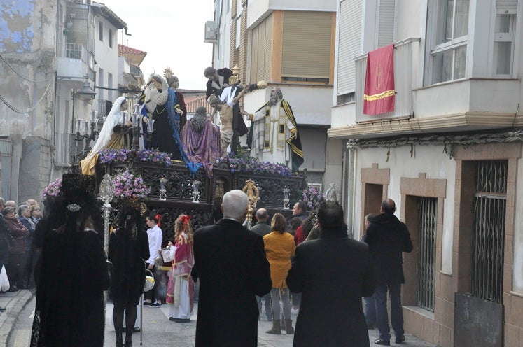 Fotos: La Cofradía de Santiago realiza una excelente estación de penitencia
