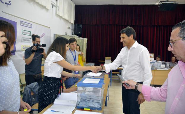 Pedro Fernández, el pasado domingo en el momento de votar 