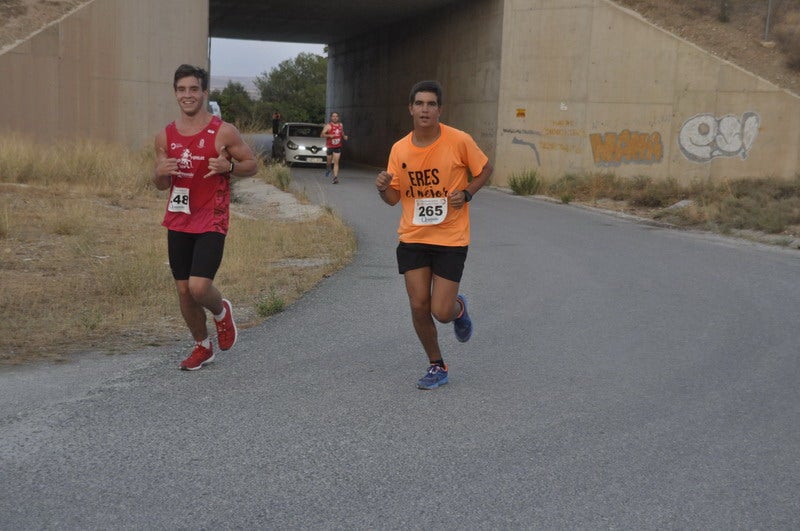 Víctor Doblas Díaz gana la XXI Carrera Popular Quesada Clínica Dental