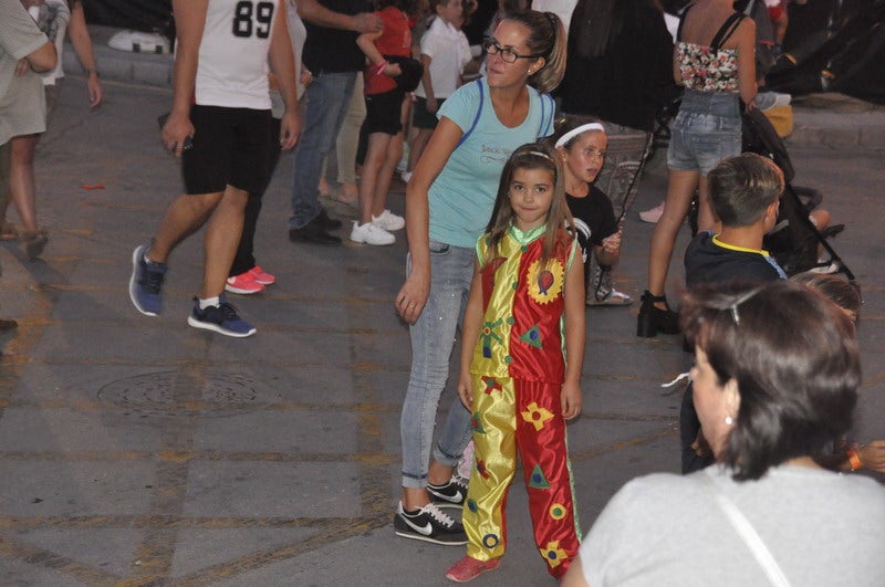 Los niños de Baza disfrutan en la mañana de este viernes del Cascamorras Infantil.