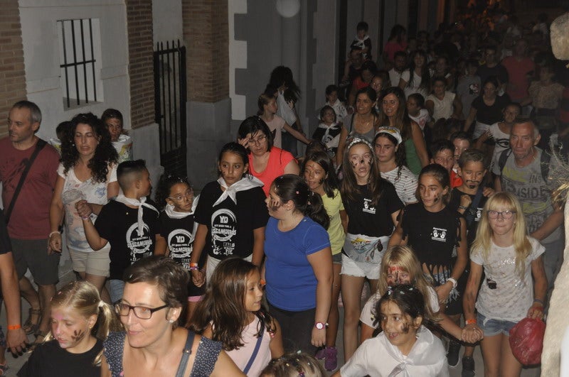 Los niños de Baza disfrutan en la mañana de este viernes del Cascamorras Infantil. 