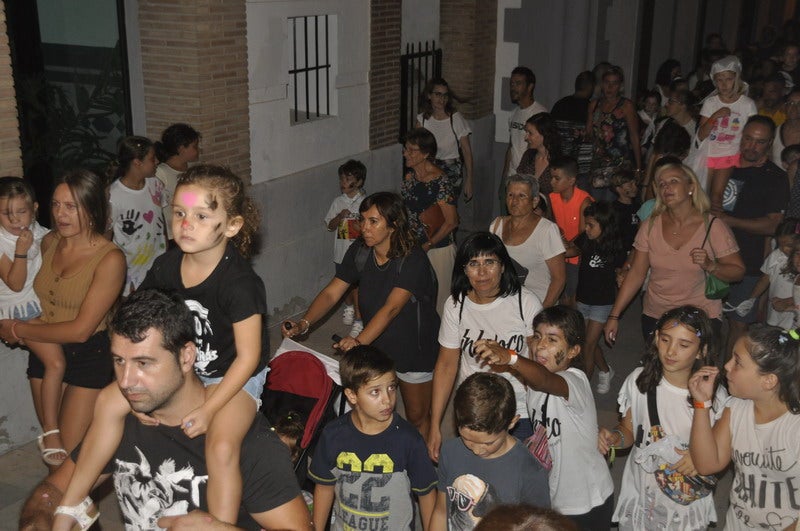 Los niños de Baza disfrutan en la mañana de este viernes del Cascamorras Infantil. 