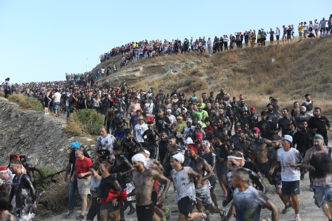 Aquí puedes ver una selección de las mejores fotografías del multitudinario Cascamorras, que ha reunido a unas 15.000 personas en Baza