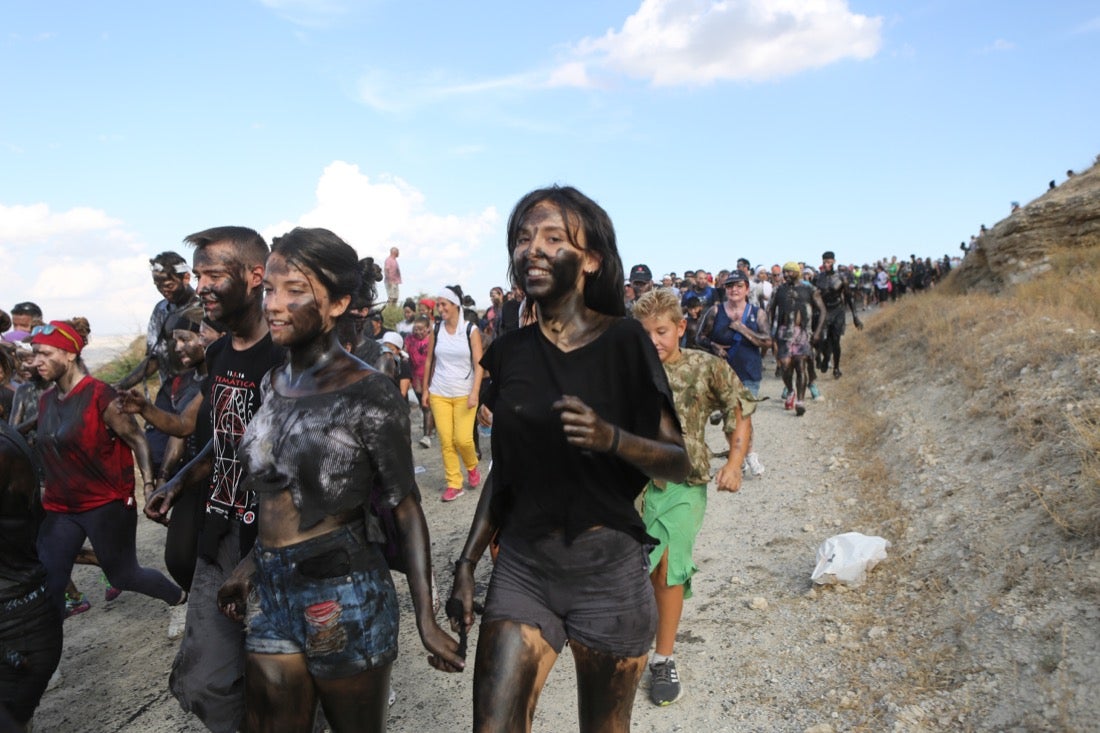 Aquí puedes ver una selección de las mejores fotografías del multitudinario Cascamorras, que ha reunido a unas 15.000 personas en Baza