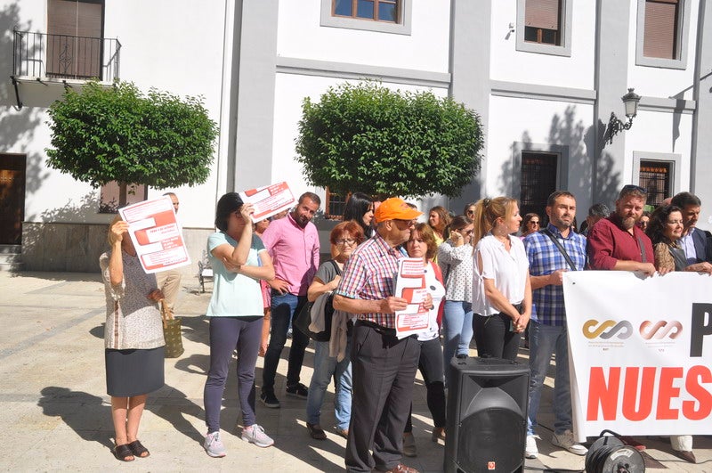 250 personas participan en la concentración organizada por la Asociación Amigos del Ferrocarril de la Comarca de Baza 