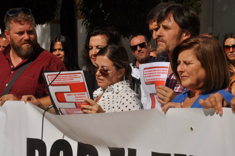 250 personas participan en la concentración organizada por la Asociación Amigos del Ferrocarril de la Comarca de Baza 