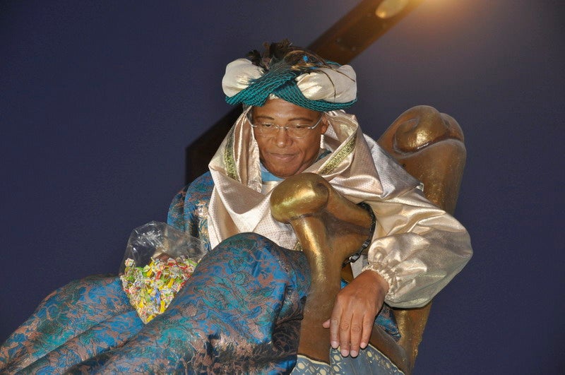 Sus majestades, también han realizado una parada en la Plaza Mayor para recibir a todos los niños y niñas en una noche bastante apacible comparada con otros años de intenso frío