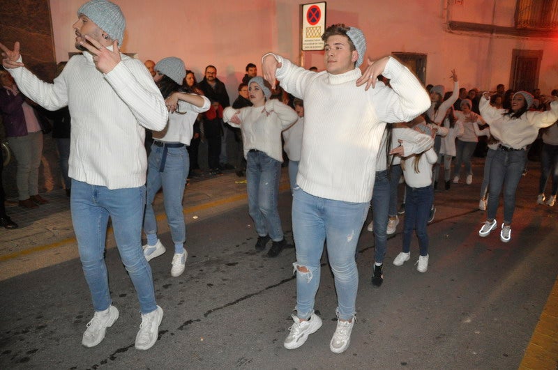 Sus majestades, también han realizado una parada en la Plaza Mayor para recibir a todos los niños y niñas en una noche bastante apacible comparada con otros años de intenso frío