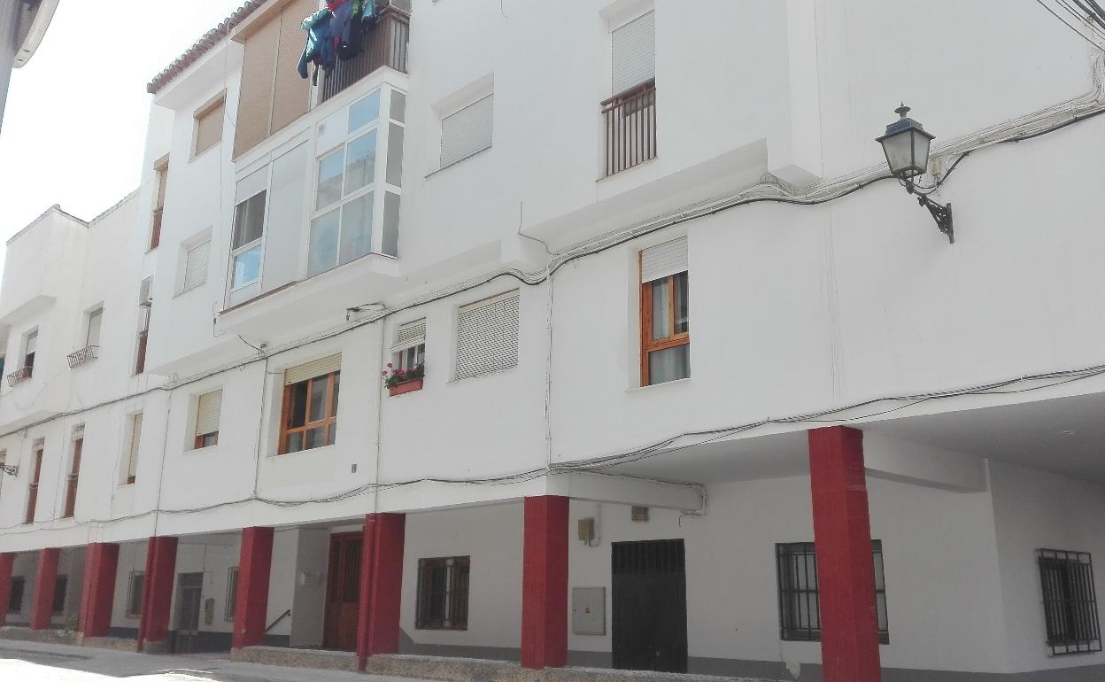 Edicio desde donde ha caído el hombre. 