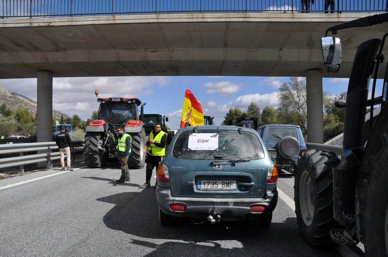 Decenas de tractores marcharon en el norte de la provincia.