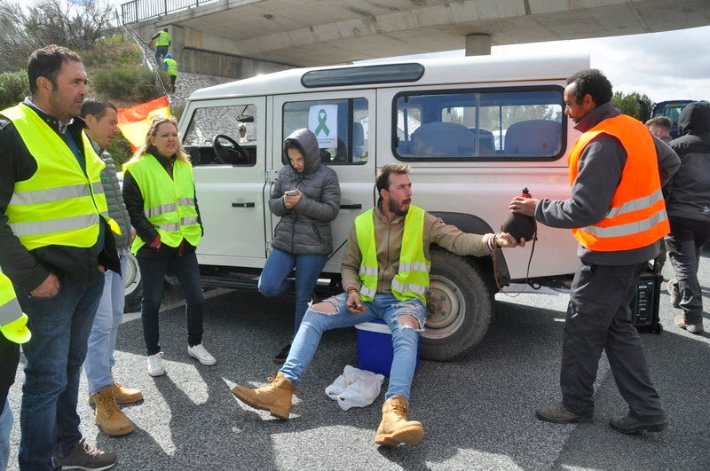 Decenas de tractores marcharon en el norte de la provincia.