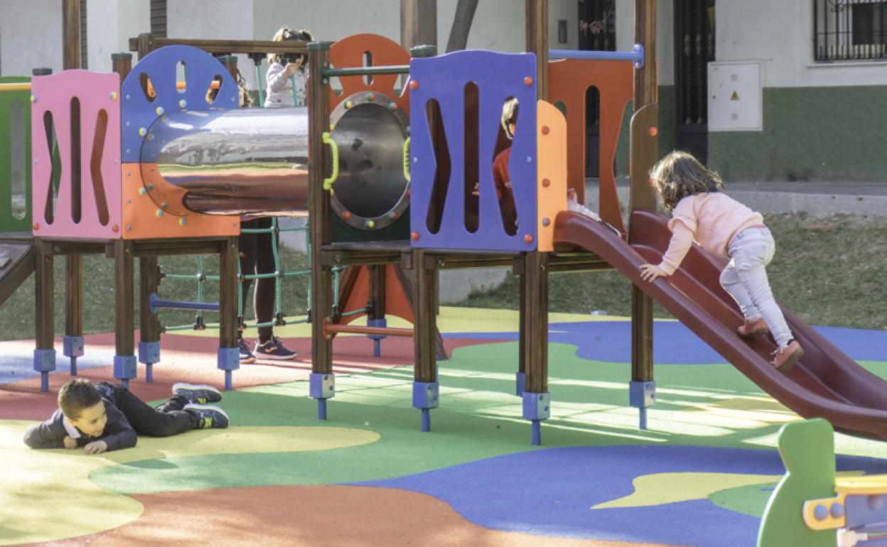 Parque infantil del barrio Romero Alpuente