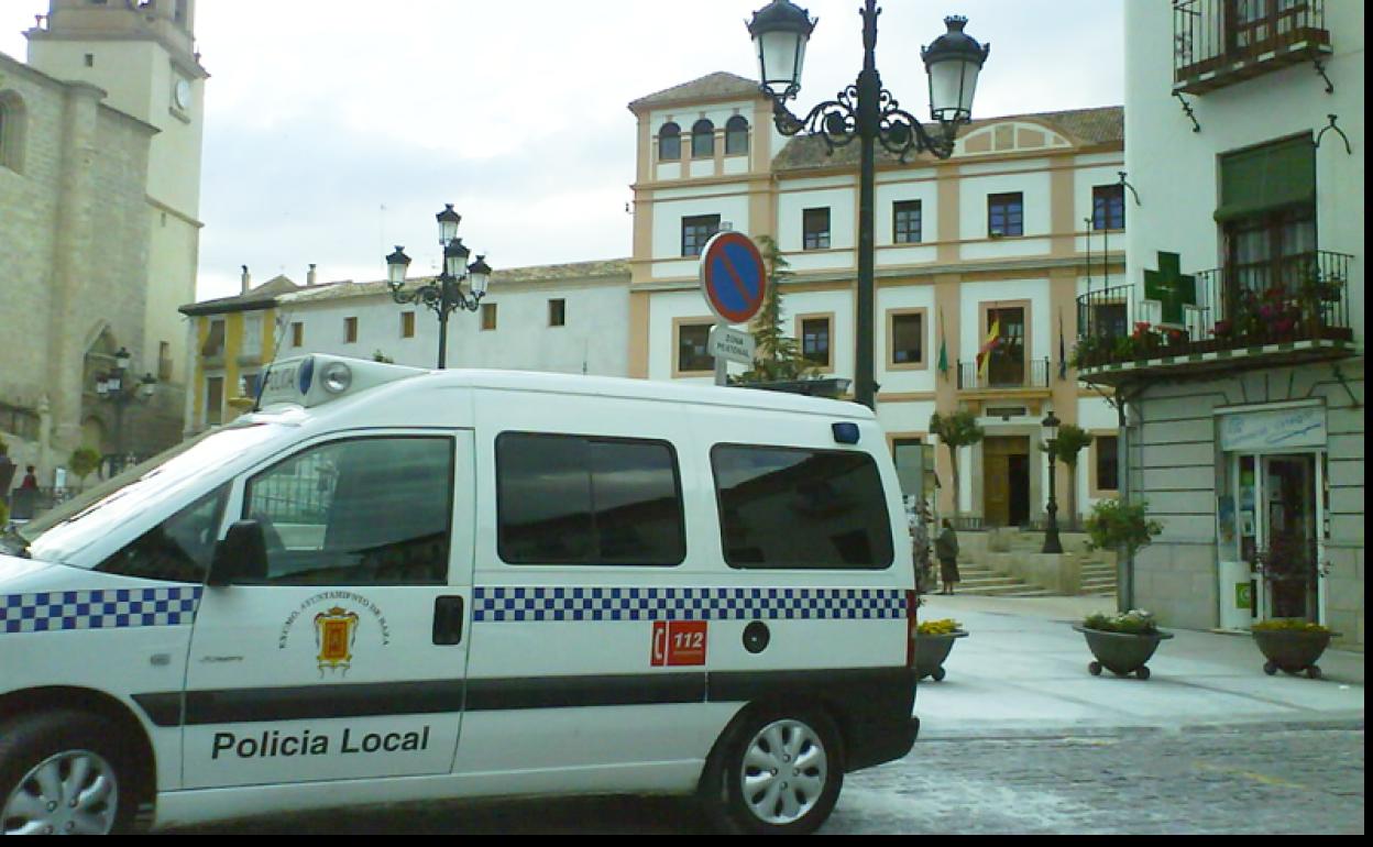 Coche patrulla de la Policía Local de Baza 