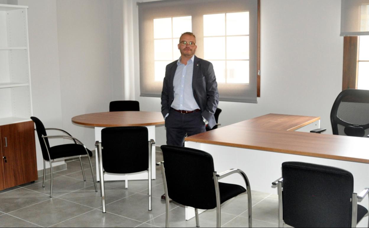 Mariano García, Alcalde de Puebla, en el vivero de empresas